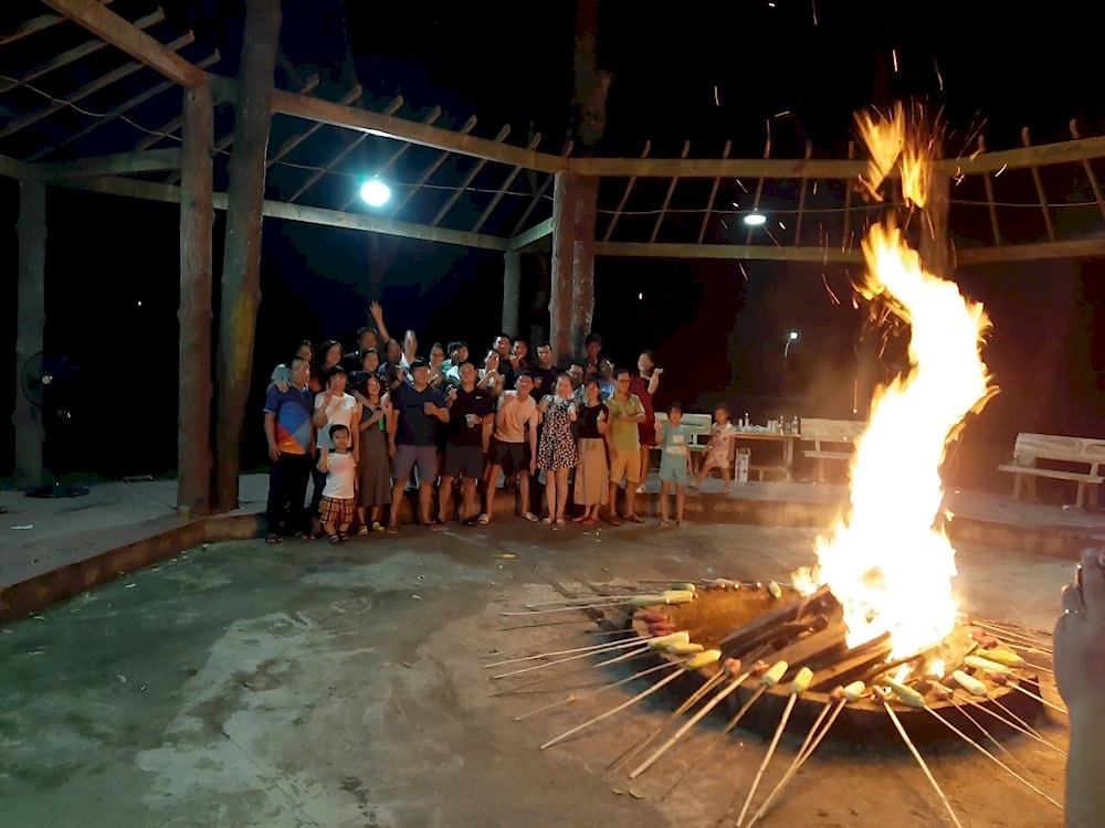 Hoạt động đốt lửa trại về đêm